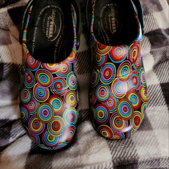 Work Clogs - Picture 1 of 3